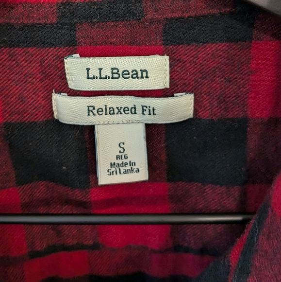 L.L. Bean Red Black Buffalo Plaid Relaxed Fit Flannel Button Up Shirt Small - Picture 4 of 6